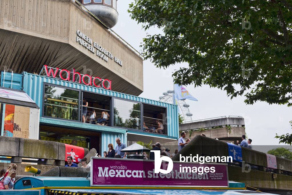Restaurants and concert halls, Southbank, London, England, UK  (photo)