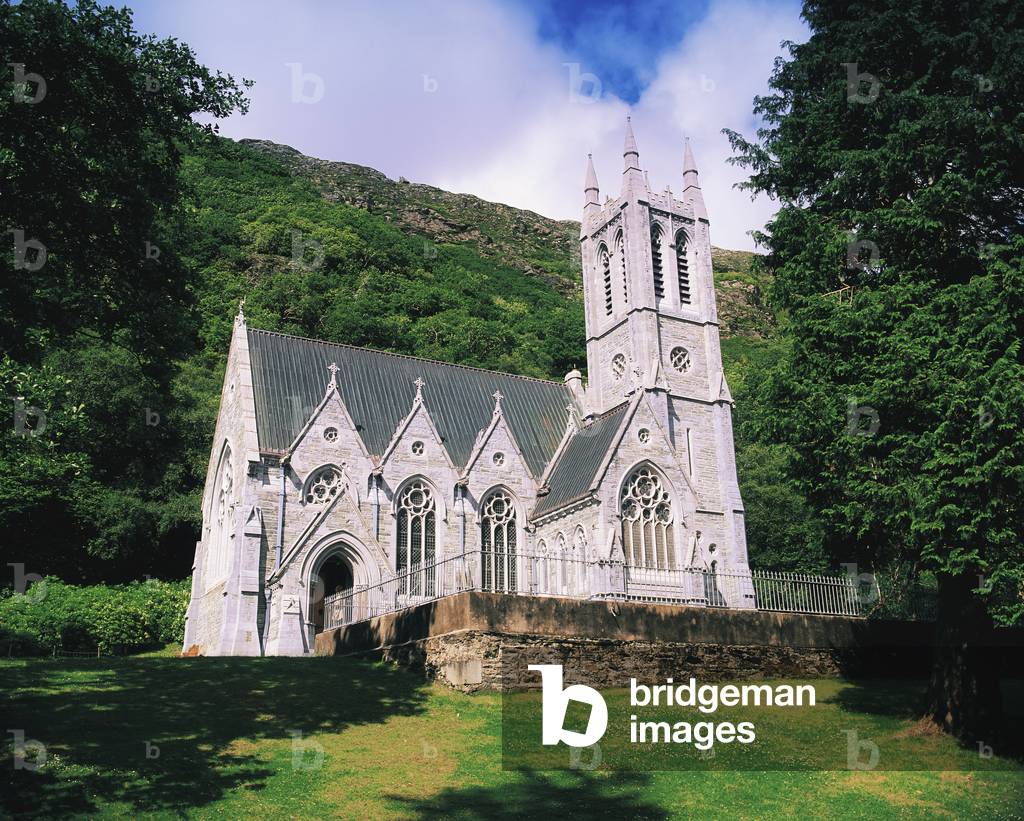 Kylemore Abbey's Chapel, Co Galway, Ireland (photo)