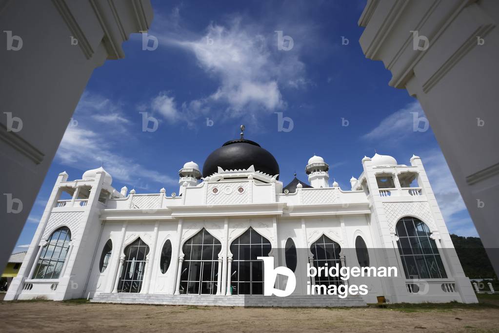 Newly rebuilt mosque replaces one destroyed during the Indian Ocean earthquake and tsunami in 2004, Aceh Province, Sumatra, Indonesia (photo)