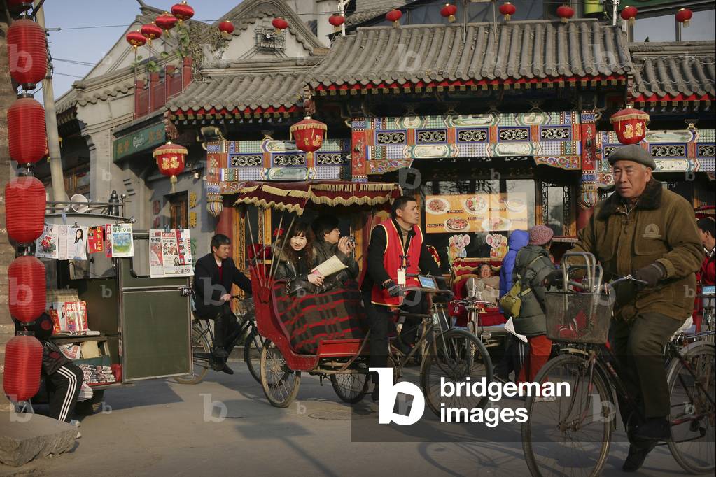 Rickshaws  and Bicycles in Houhai Or Back Lake, Shichahai Lake Area, Beijing, Chinac277 (photo)