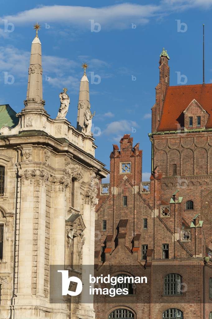 Germany, Justizpalast (law courts) on left and other buildings, Munich (photo)