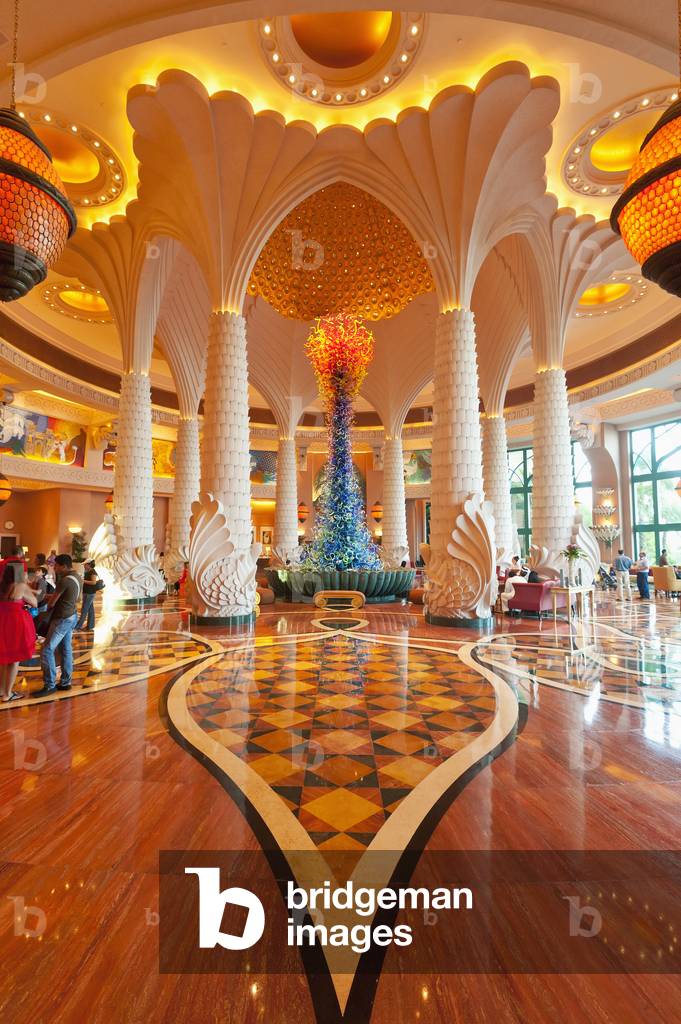 Lobby of the Palm Hotel, Dubai, United Arab Emirates (photo)