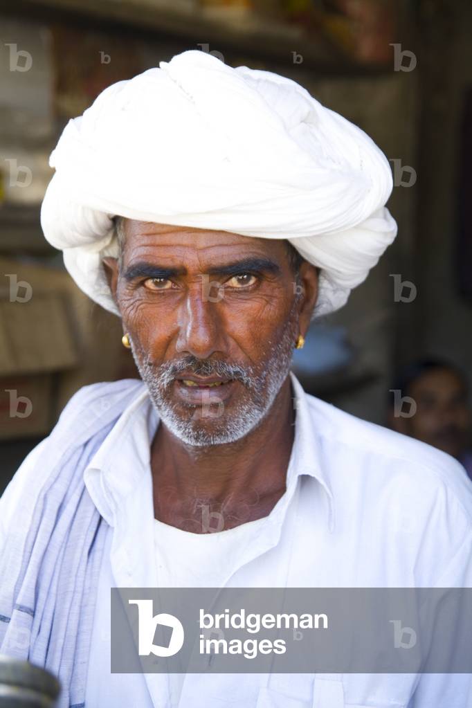 Male Hindu Vendor Wearing White Turban, Jaipur, Rajasthan, India (photo)