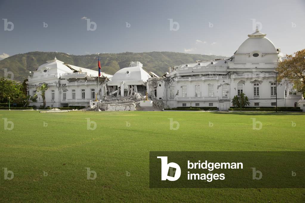 The Presidential Palace, a Government Building, destroyed by the Earthquake, Port-Au-Prince, Haiti (photo)