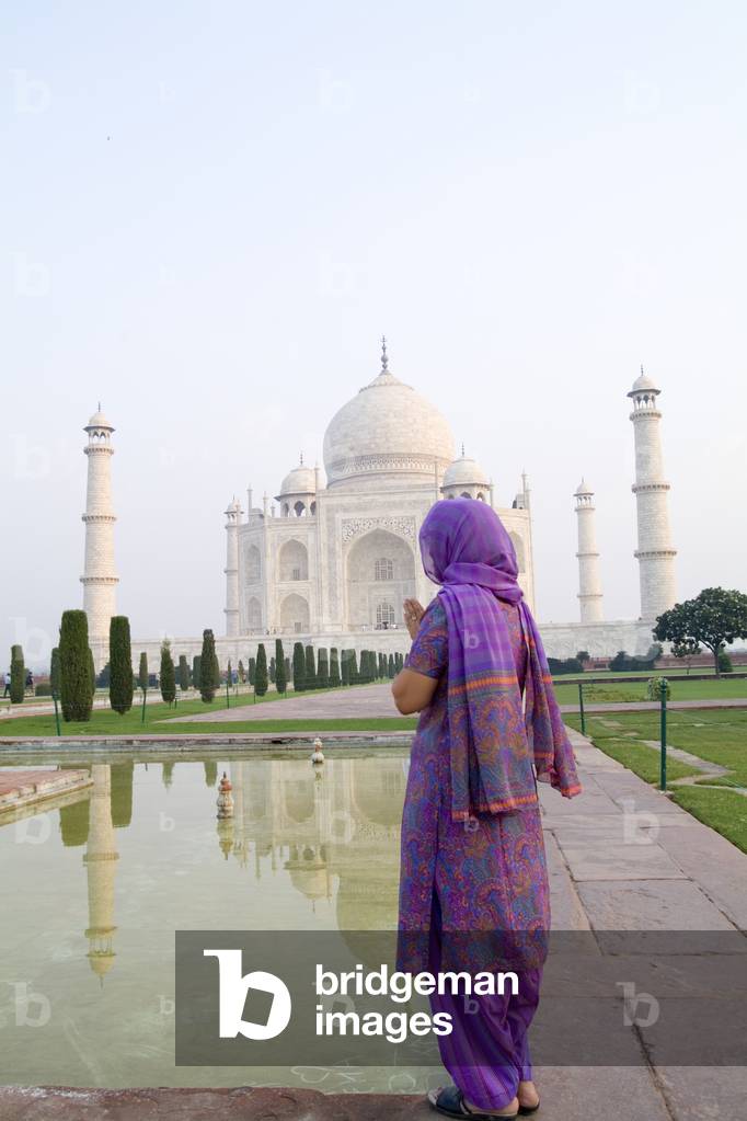 Hindu Woman Wearing Sari and Viel Standing Before the Taj Mahal, Agra, India (photo)
