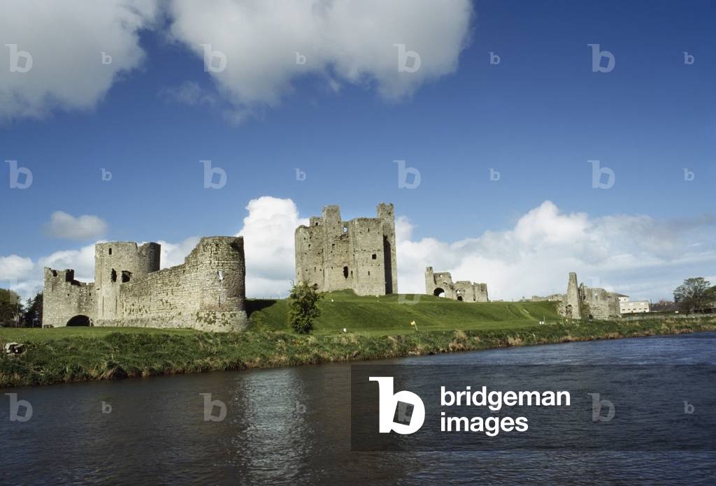 Trim Castle, Co Meath, Ireland; 12Th Century Castle On The River Boyne (photo)