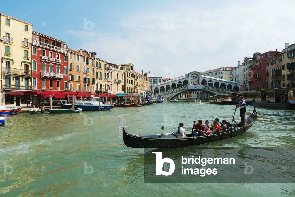 Gondola on Grand Canal, Venice, Italy (photo)