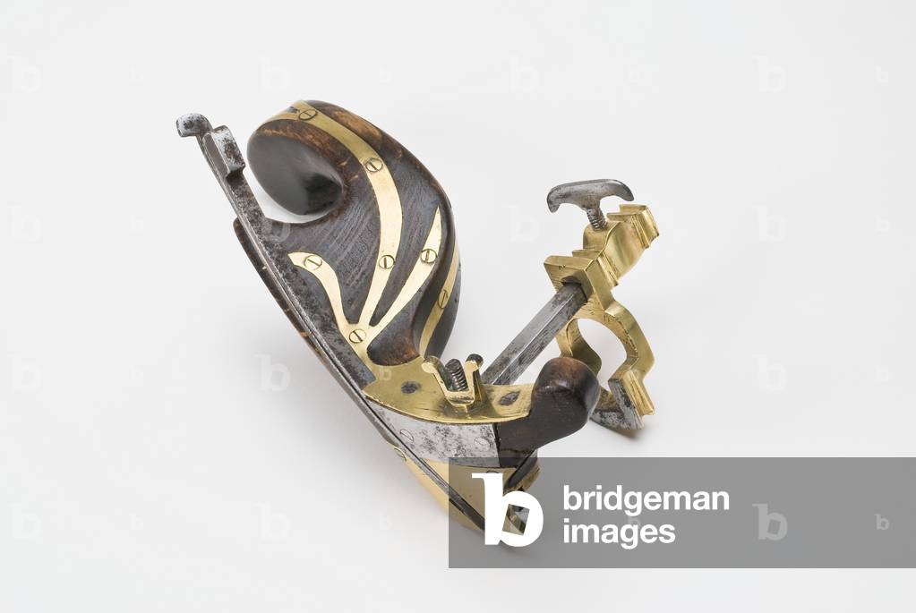 Coach-maker's compass plough plane, southern Austria, mid-19th century (sheet & cast brass, wrought iron and hornbeam) (see also 701093)