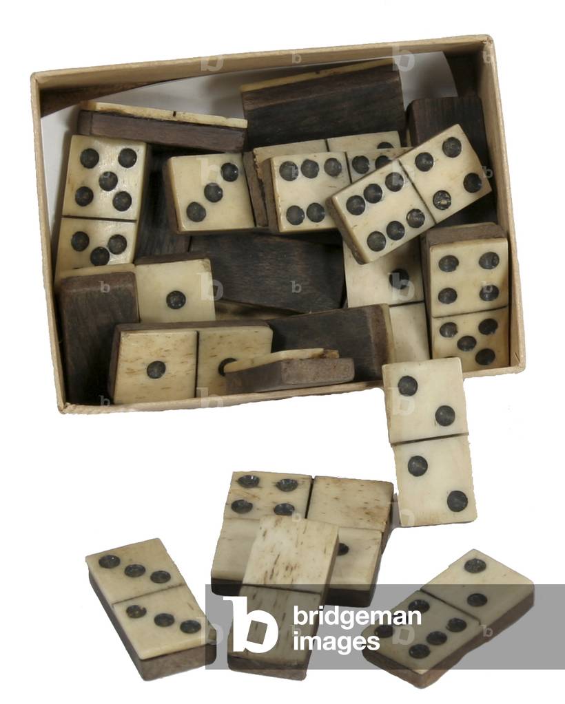 Box of bone dominoes owned by Private Charles Phillips