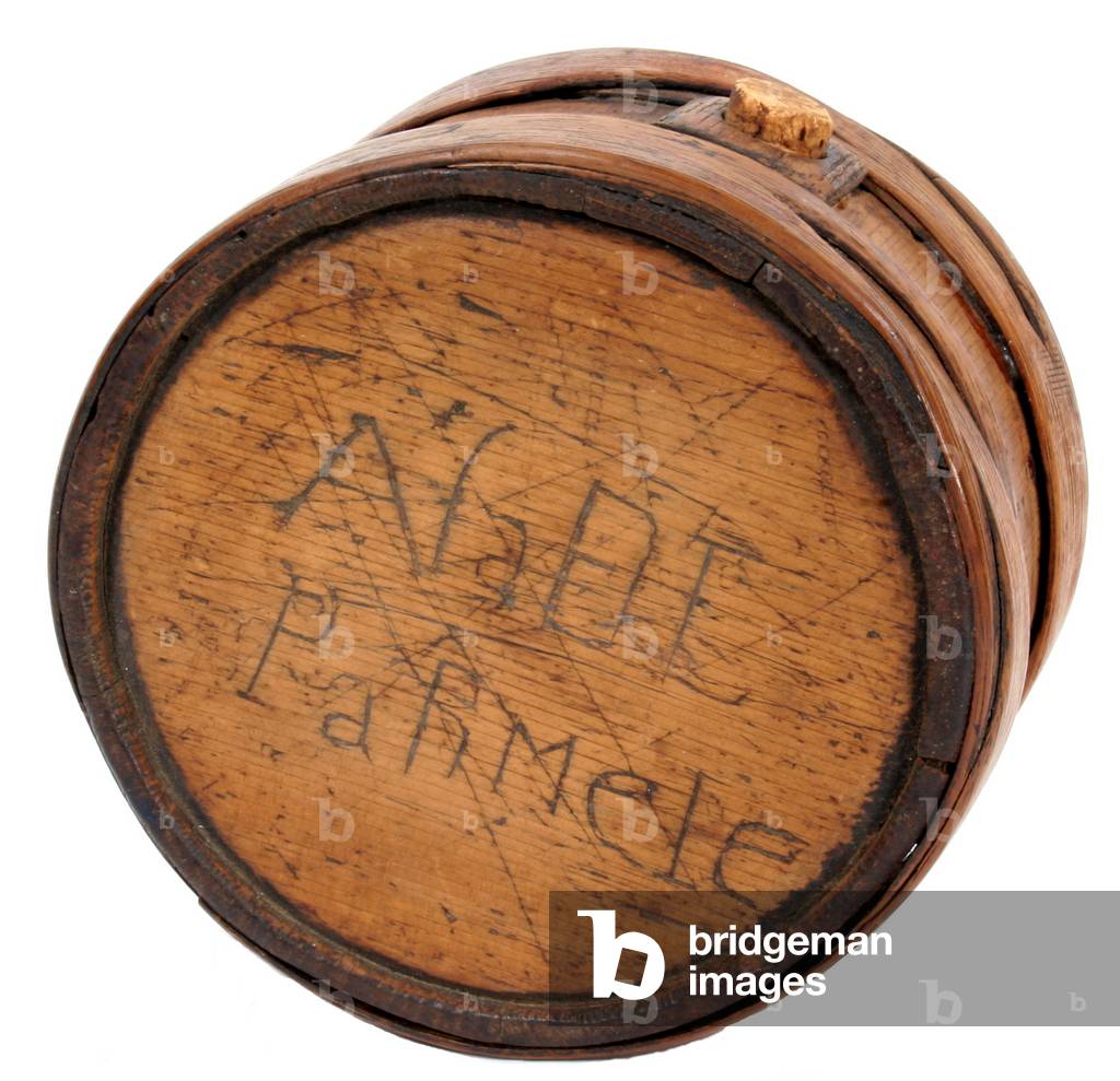 American wooden canteen carried by Asahl Parmelee from Connecticut