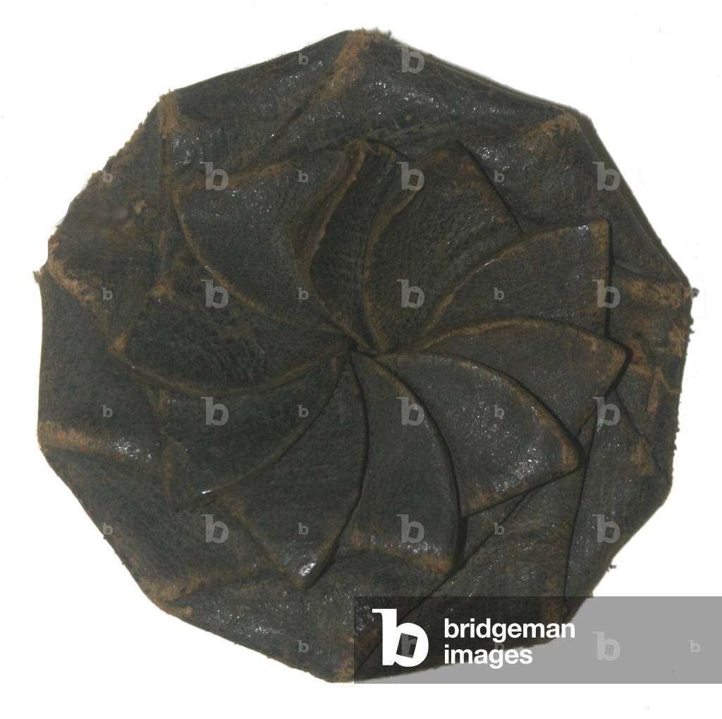 Folding leather change purse