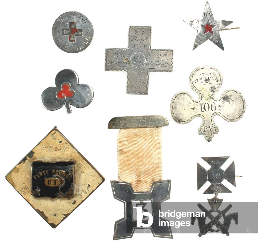 Grouping of various types of Union Corps badges