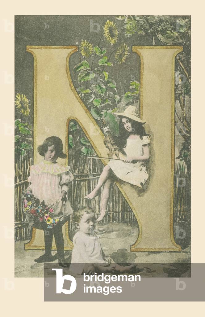 N: A girl holding a violin, another carrying flowers, a baby sitting