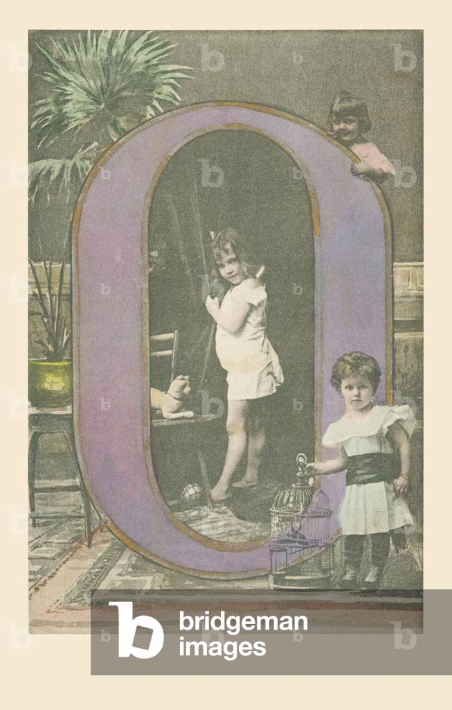 O: Three children, one cage