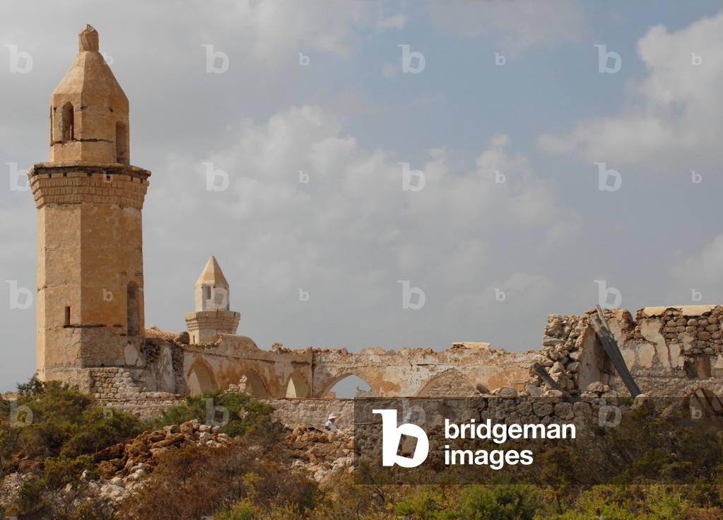 Ruined Mosque, Suakin, Sudan (photo)
