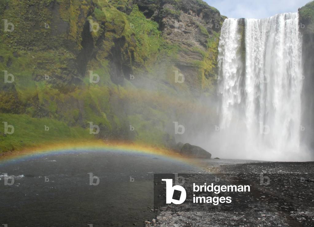 Waterfall, Skogafoss, Iceland (photo)
