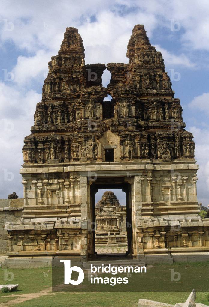 Eastern Gate Tower of Vittala Temple (photo)