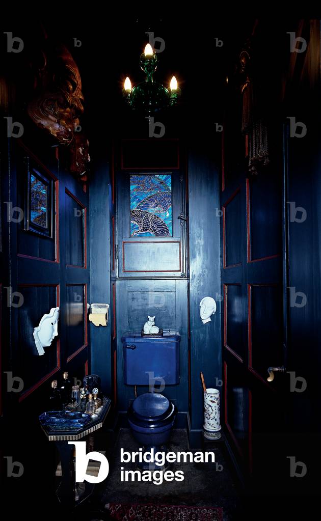 Vittoriale: the Blue Bathroom,