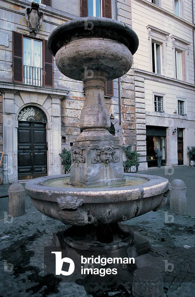 Fountain of Piazzetta di San Simeone,