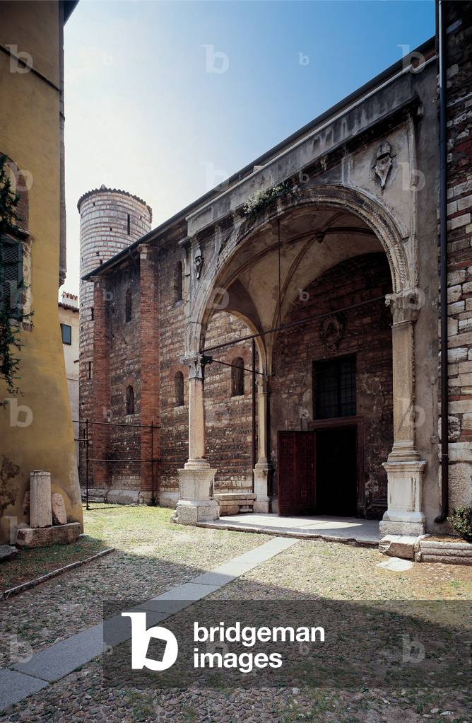 Church of San Lorenzo, (tufa, cobbles and bricks)