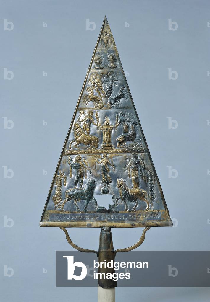 Roman banner depicting the eagle, the sun god, the goddess of the moon, Jupiter, Juno, queen, Victory etc., 200-250, 3rd Century, triangular bronze panel embossed in relief, 54 cm