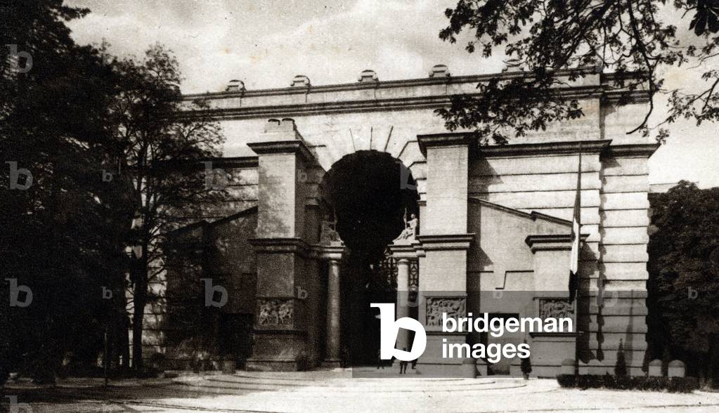 View of the Palace of Italy during the International Colonial Exhibition in Paris 1931 (Italian Pavilion during the Paris Colonial Exhibition 1931) Postcard Private Collection