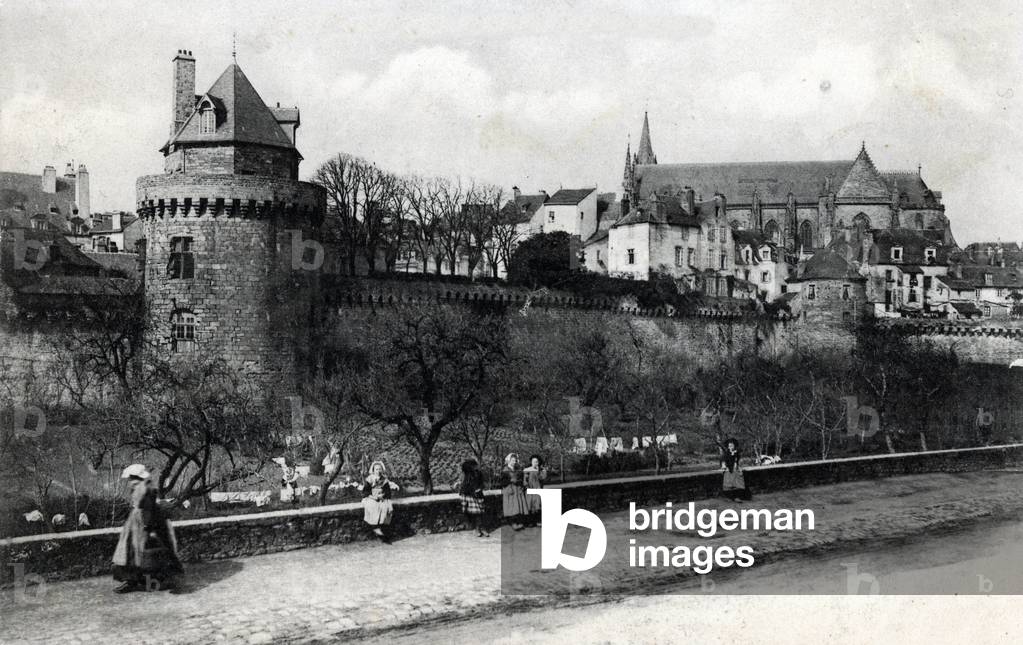 View of the connetable tower and the ramparts of Vannes, Morbihan Bretagne Postcard 1906 Private collection