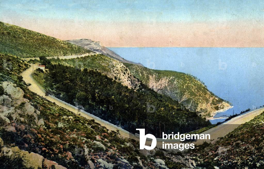 View of the Corniche Road between Nice and Eze, Maritime Alps, 1910 (photo)
