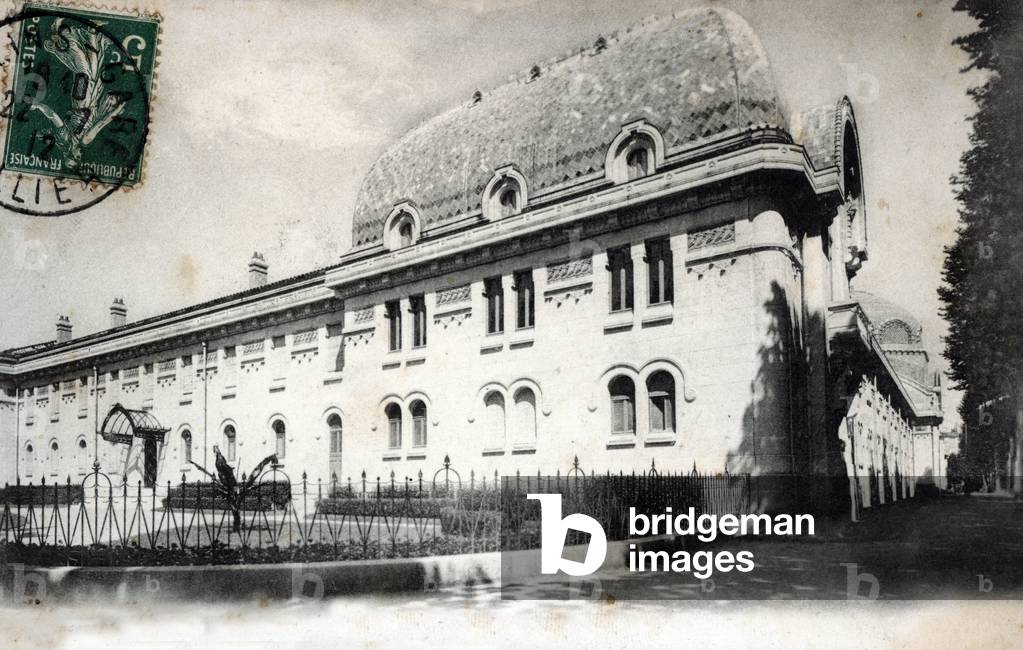 Spa tourism: view of spa building, Vichy, France, 1905 ca Postcard