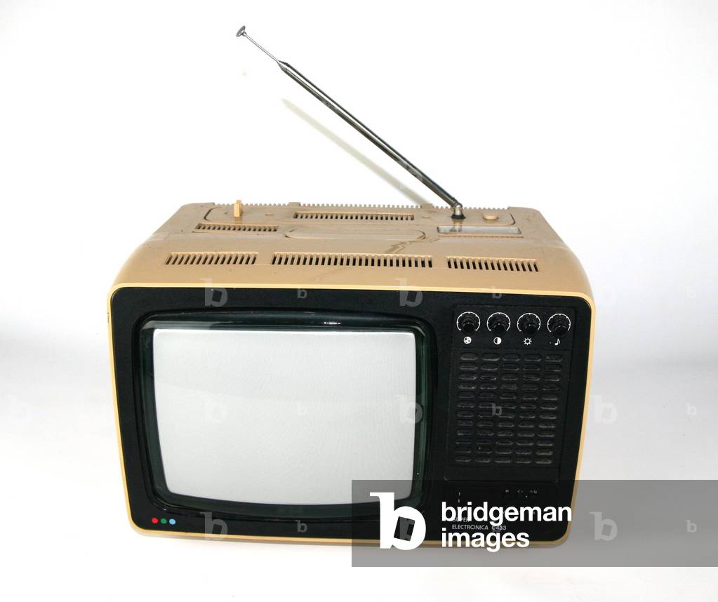 Portable colour television set