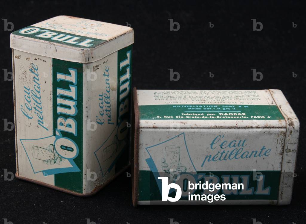 Boxes of sickling water bags O Bull