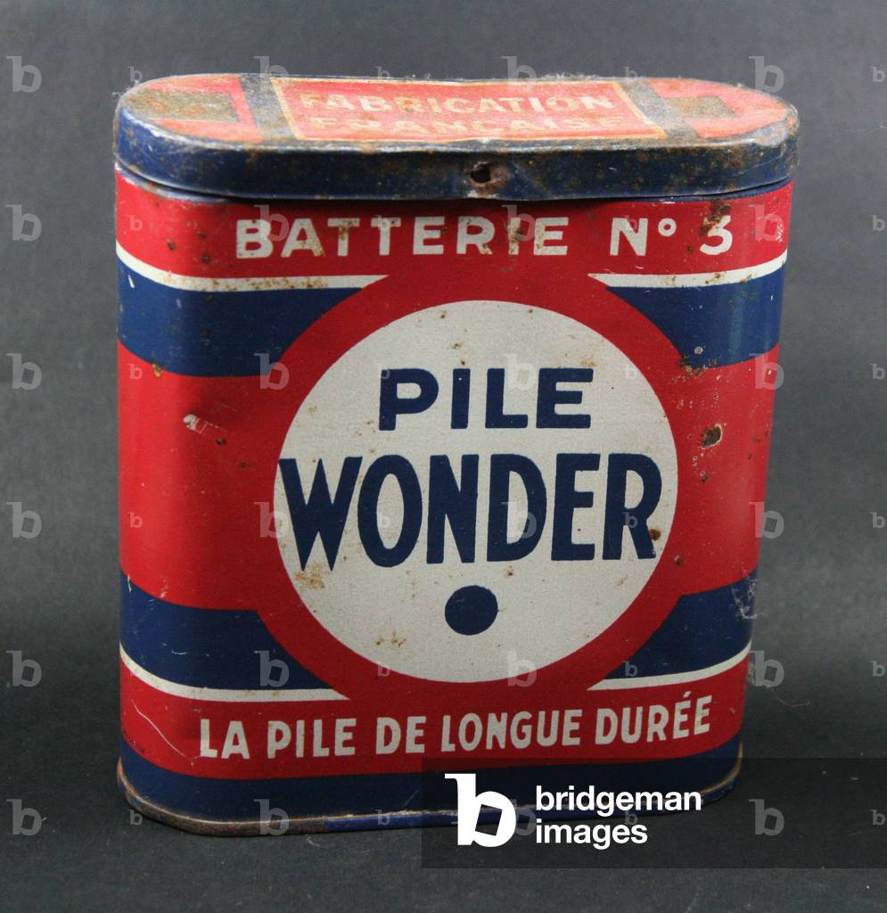 Large Iron Advertising Wonder Battery
