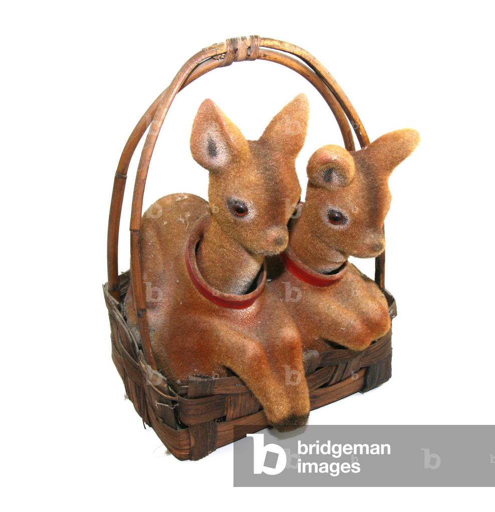 Felt Does with Moving Head