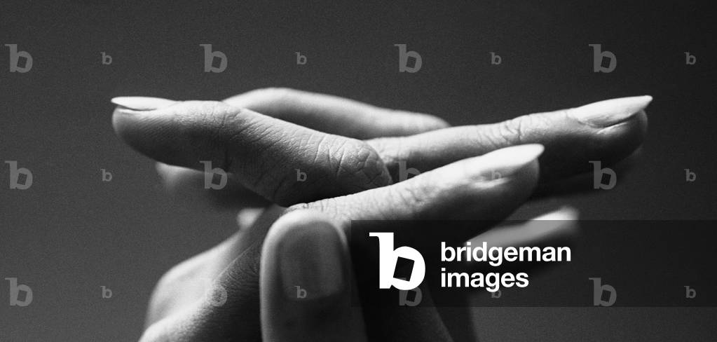 Bild von Fotografie "Menschliche Form abstrakter Körperteil (s/w Foto)", b/w