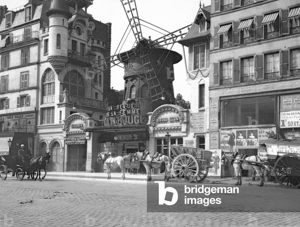Moulin Rouge Cabaret, Montmartre, Paris (1900)