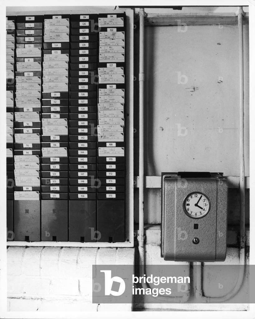 CLOCKING-IN MACHINE