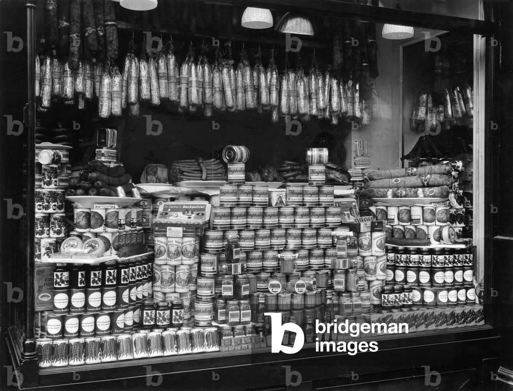 Immagine di Fotografia "VETRINA DI SCHMIDT" 1930 di Barnaby's Studios Ltd