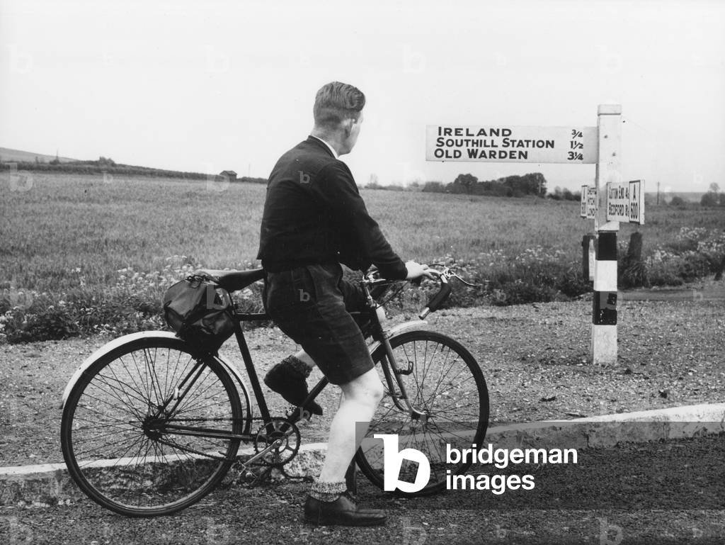 Bild von Fotografie "AMÜSANTER WEGWEISER" 1940