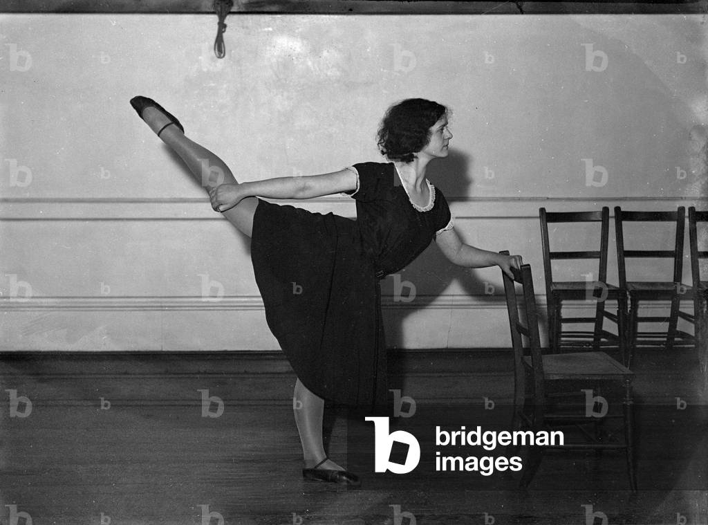 Immagine di Fotografia "'CRETINI FISICI'" 1930 di Barnaby's Studios Ltd