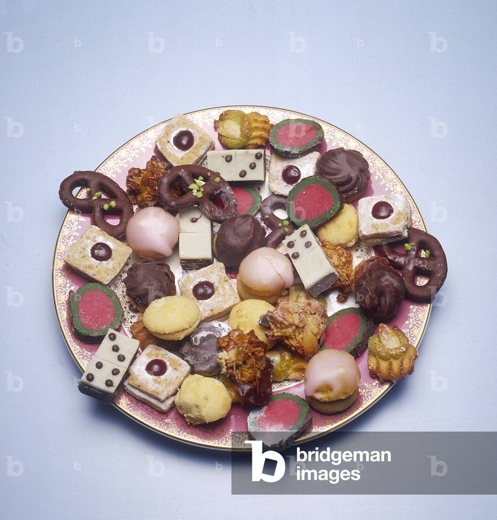 Bild von Fotografie "PETITS FOURS" 1980 von Barnaby's Studios Ltd