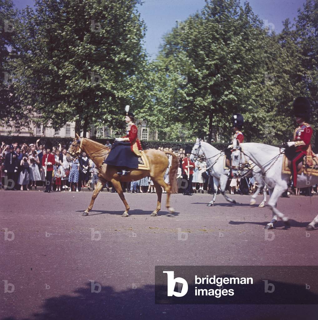 Bild von Fotografie "TROOPING THE COLOR" 1950 von Barnaby's Studios Ltd