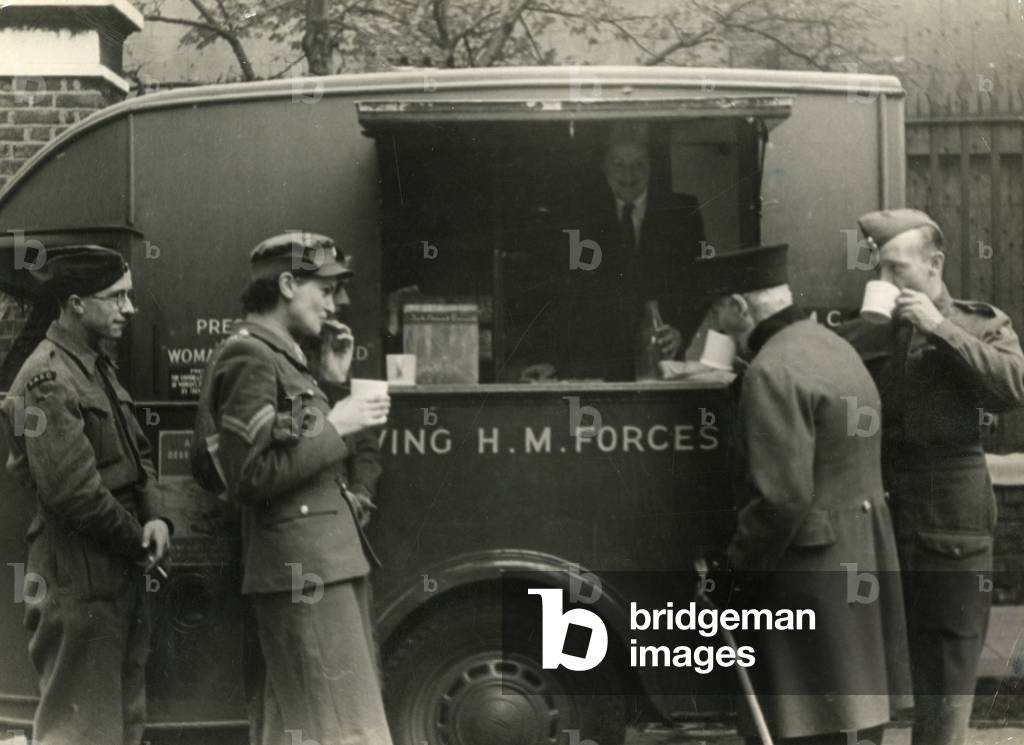 Immagine di Fotografia "MACCHINA DA TÈ YMCA" 1940 di Barnaby's Studios Ltd