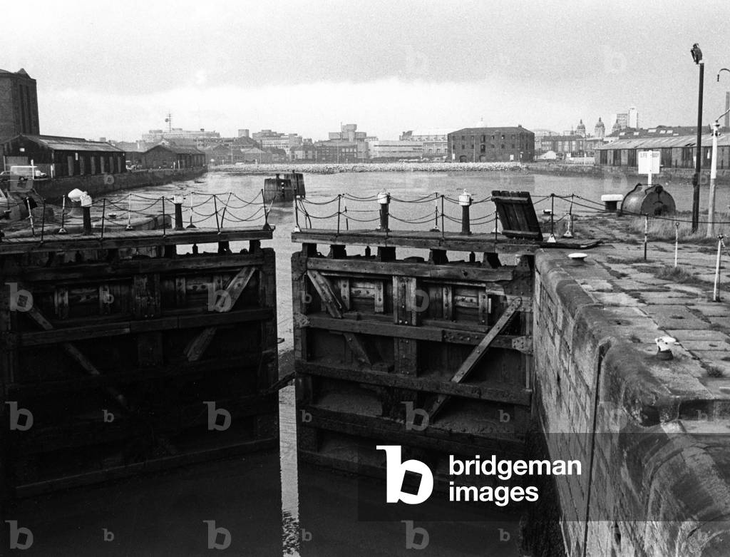 HULL LOCK