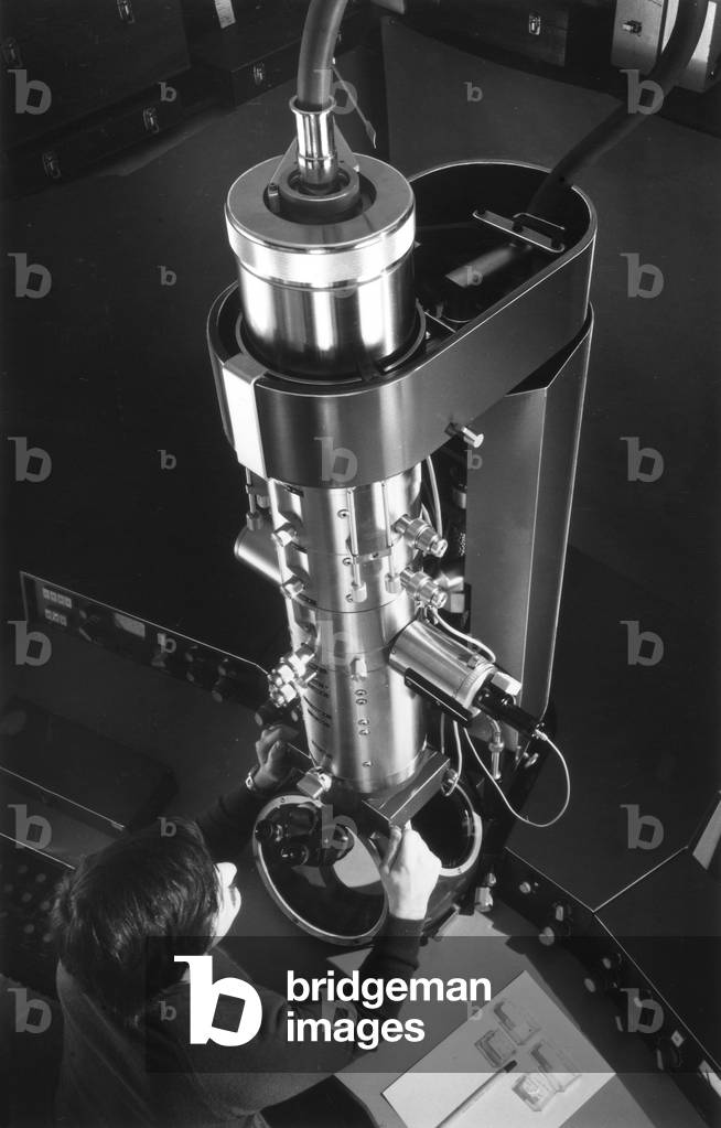 MICROSCOPIO ELETTRONICO