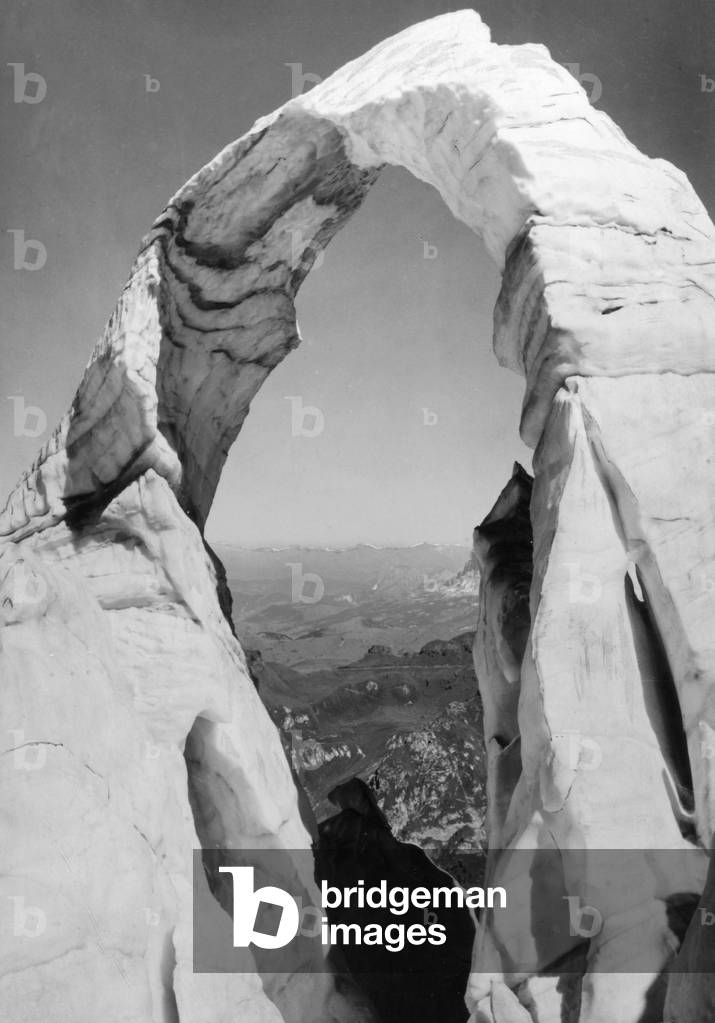 Bild von Fotografie "WINTERLICHE DOLOMITEN" 1930 von Barnaby's Studios Ltd