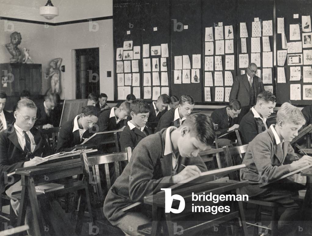 Bild von Fotografie "KUNSTUNTERRICHT IN DER SCHULE" 1950 von Barnaby's Studios Ltd