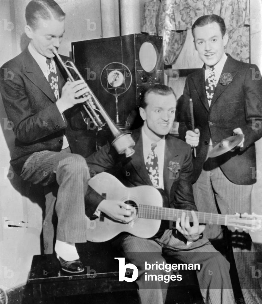 Bild von Fotografie "SCHALLWELLEN TESTEN" 1930 von Barnaby's Studios Ltd