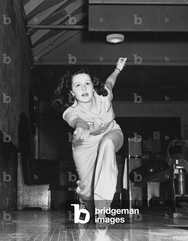 Immagine di Fotografia "HELEN PARRISH BOWLING" 1940 di Barnaby's Studios Ltd