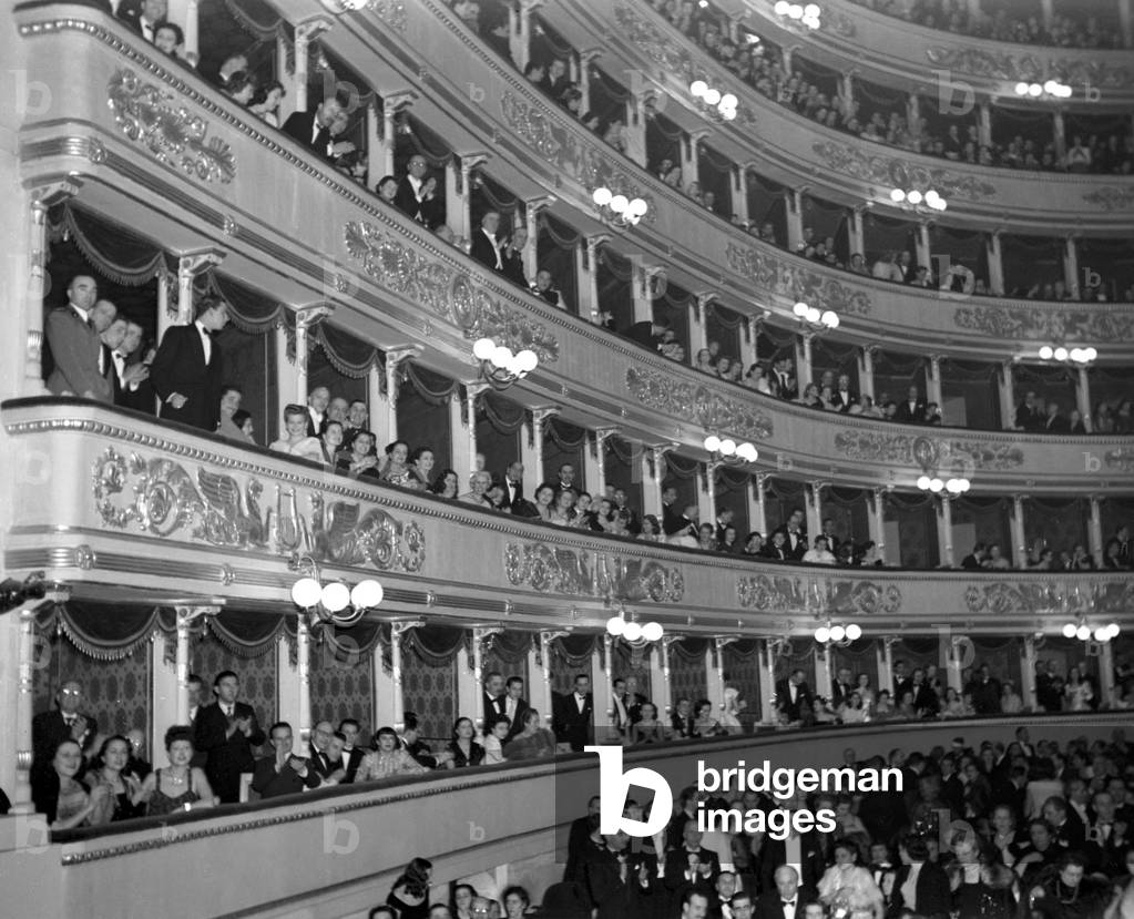 General view of 'La Scala' di Milano, Italy, 1948 : Teatro La Scala