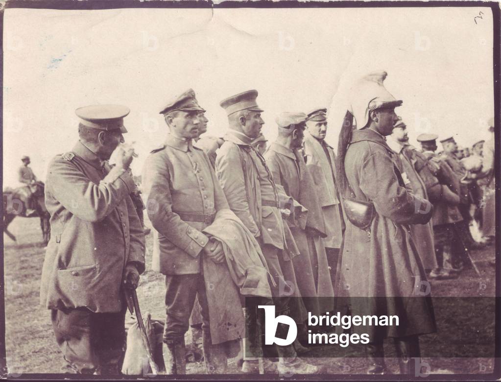 September 1915-Bataille of German champagne-officers prisoners guarded by dragons